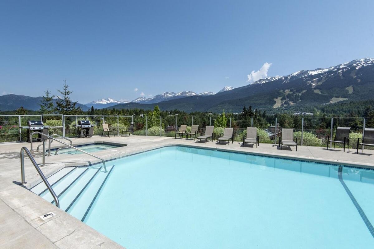 Ironwoods On Blueberry Hill By Whistler Blackcomb Vacation Rentals Exteriör bild